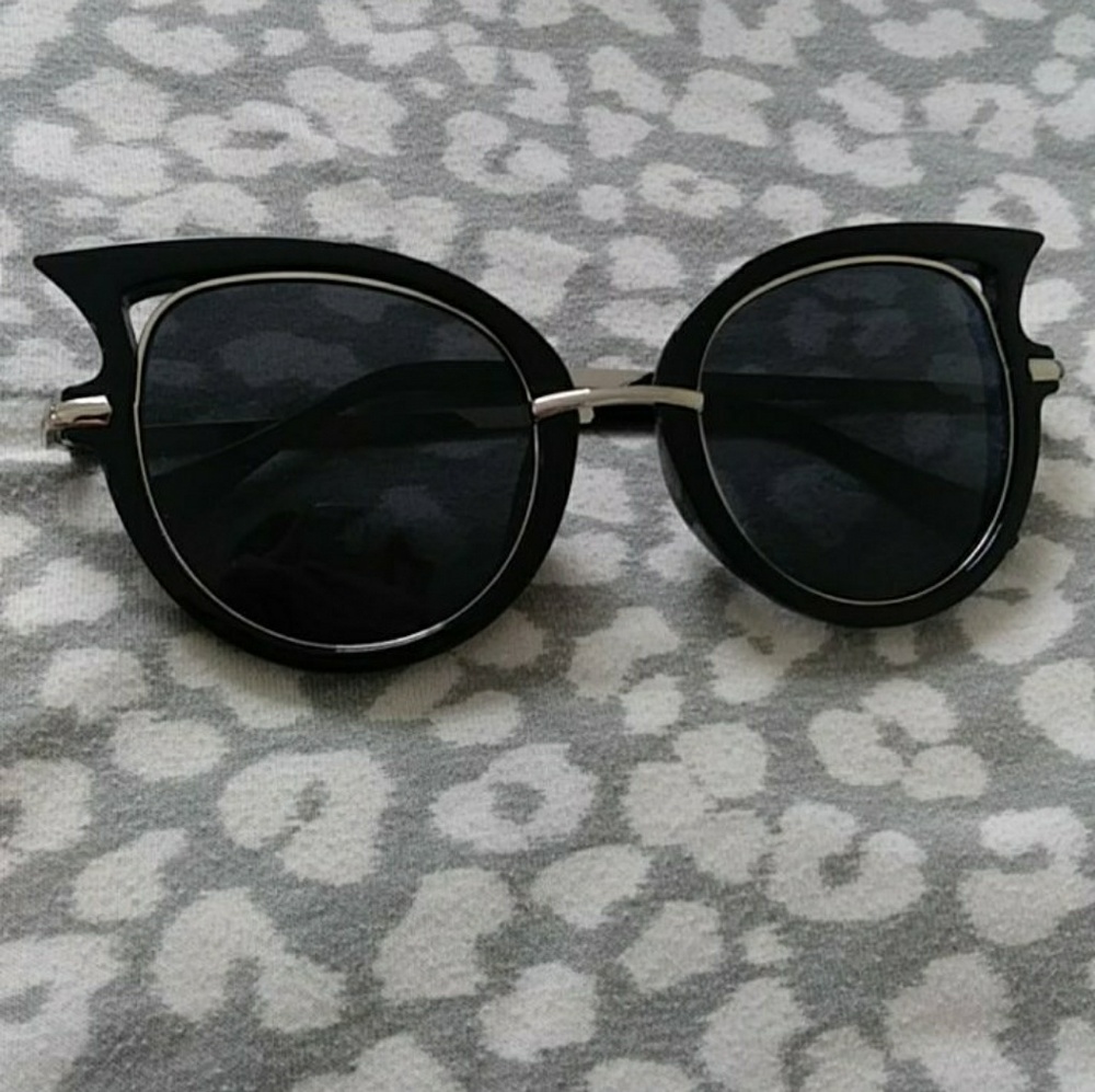 Cateye sunglasses